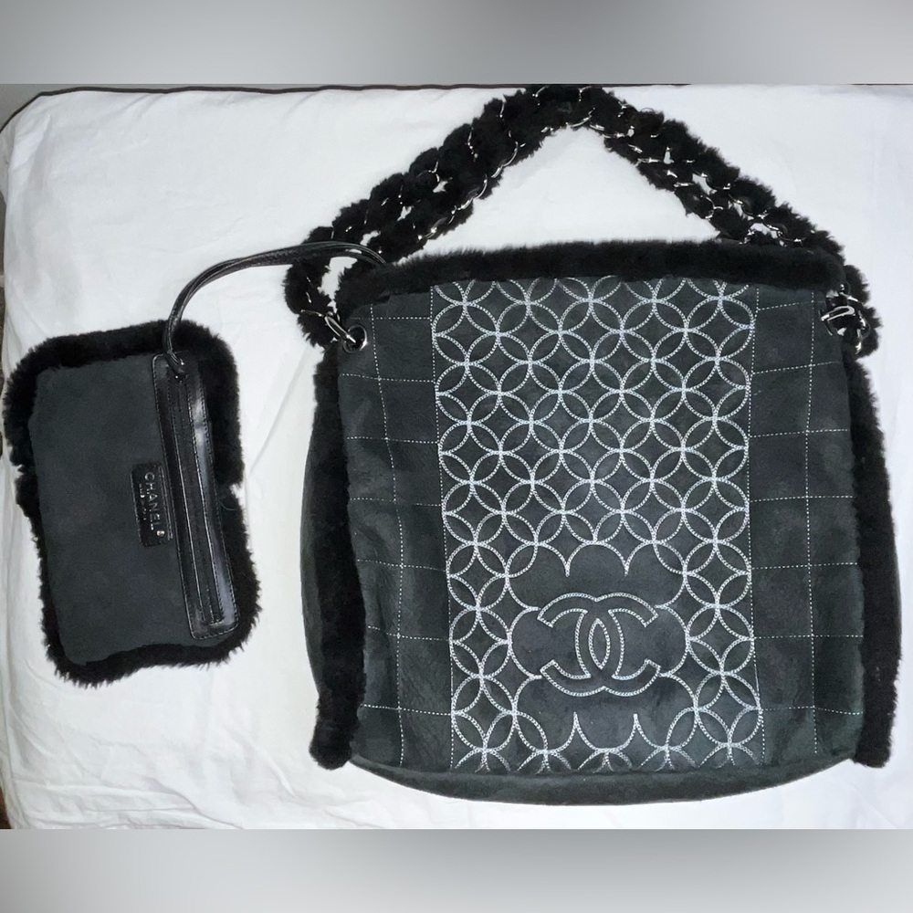 Vintage NEW & UNUSED CHANEL Embroidered CC Quilted Suede Shearling Sherpa Tote